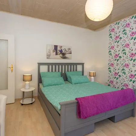 شقة Appartement-weinberg ناومبورغ